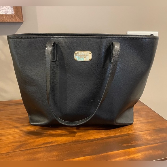 MICHAEL KORS Jet Set Women MK Black Leather MD MF Tote/Computer Bag - Picture 1 of 14